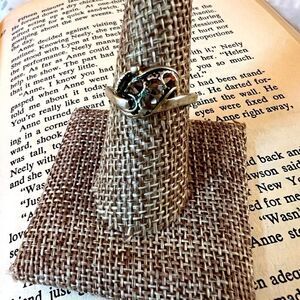 Black Rhinestone Askew Silver Tone Ring Sz 8